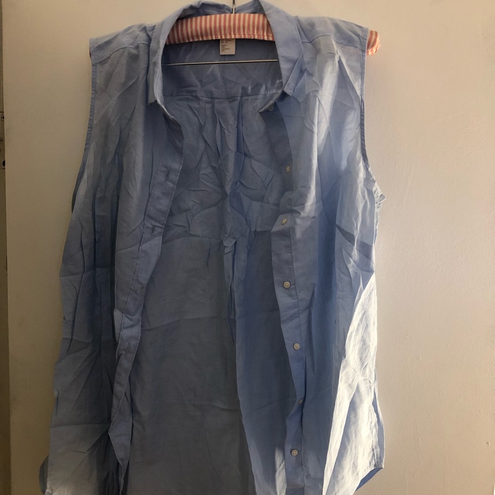 Blue sleeveless shirt